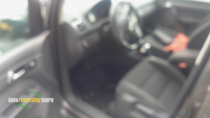 Volkswagen Touran 1.4 16V TSI 140 Vehículo de desguace (2012, Gris)