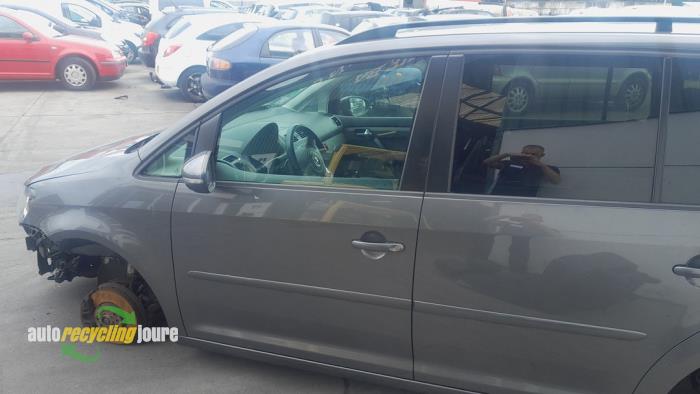 Volkswagen Touran 1.4 16V TSI 140 Vehículo de desguace (2012, Gris)