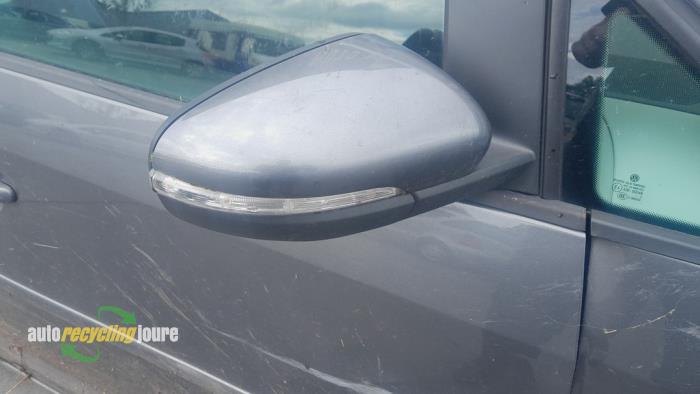 Volkswagen Touran 1.4 16V TSI 140 Vehículo de desguace (2012, Gris)
