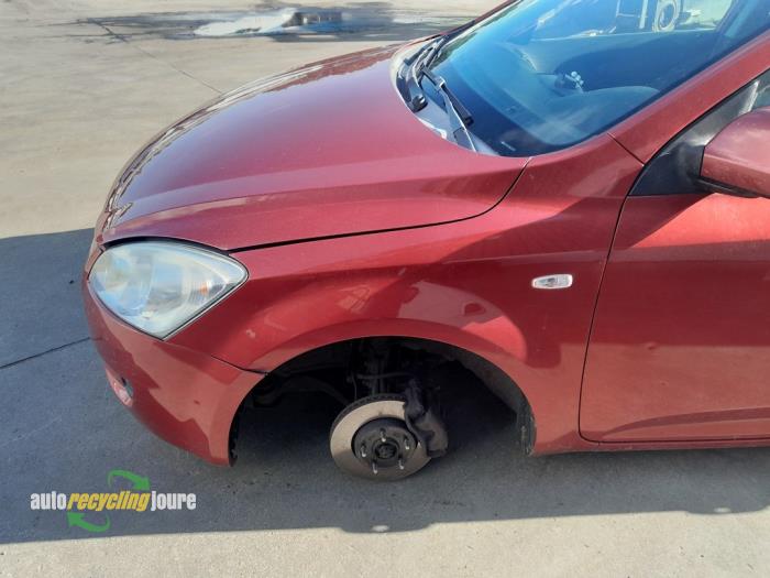 Kia Cee'd Sporty Wagon 1.4 16V Salvage vehicle (2008, Red)