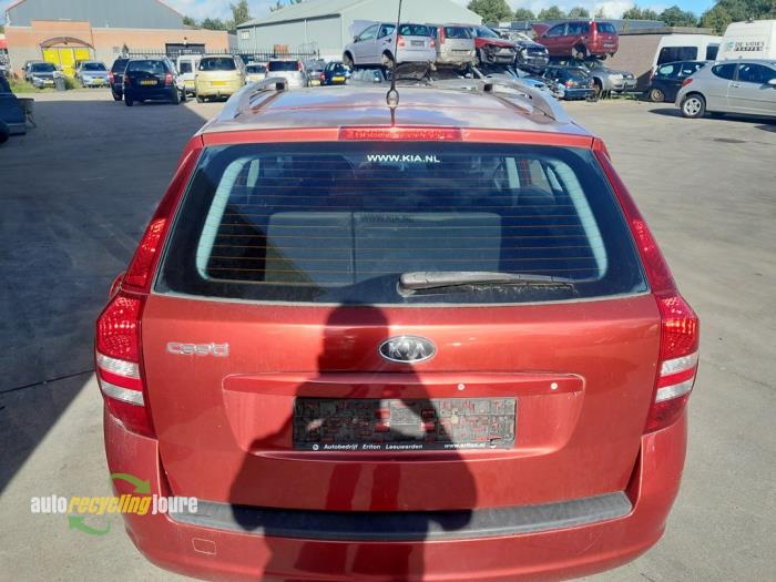 Kia Cee'd Sporty Wagon 1.4 16V Salvage vehicle (2008, Red)