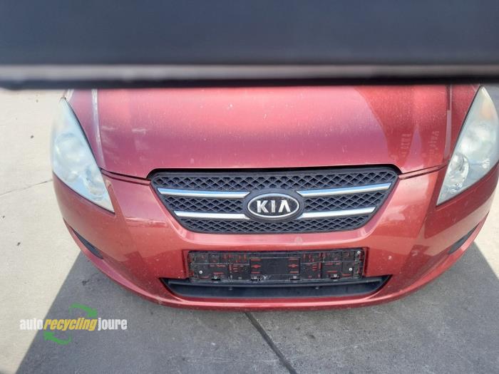 Kia Cee'd Sporty Wagon 1.4 16V Salvage vehicle (2008, Red)