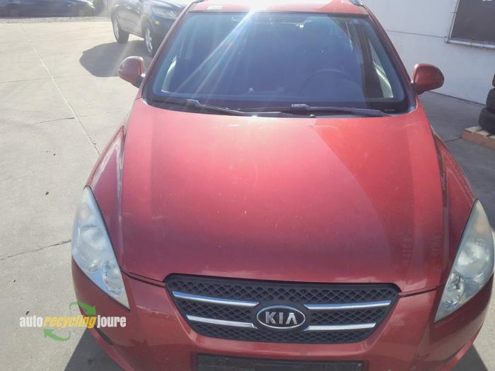 Kia Cee'd Sporty Wagon 1.4 16V Salvage vehicle (2008, Red)