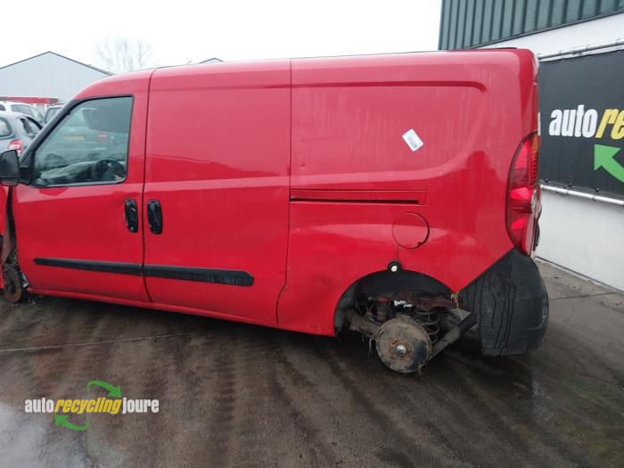 Opel Combo 1.3 CDTI 16V ecoFlex Épave (2014)