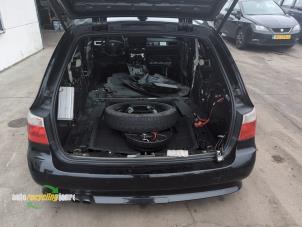 BMW 5 serie Touring 525i 24V Épave (2006, Noir)