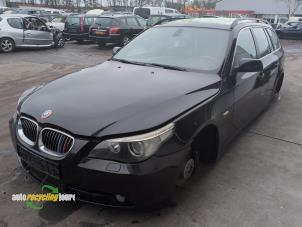 BMW 5 serie Touring 525i 24V Épave (2006, Noir)