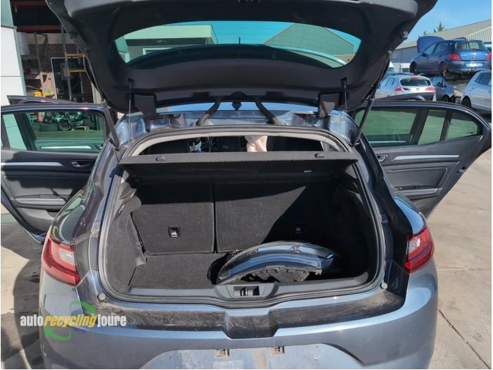 Renault Megane IV 1.2 Energy TCE 130 Épave (2017, Gris)