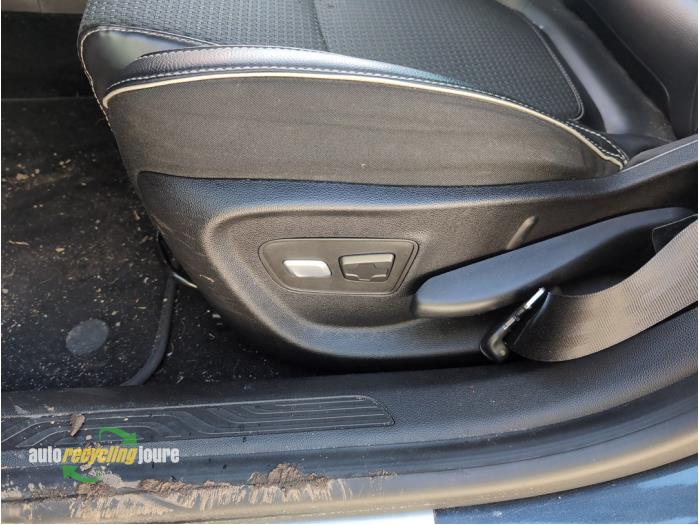 Renault Megane IV 1.2 Energy TCE 130 Épave (2017, Gris)