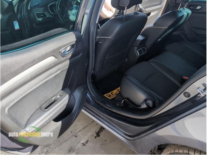 Renault Megane IV 1.2 Energy TCE 130 Épave (2017, Gris)