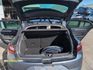 Renault Megane IV 1.2 Energy TCE 130 Épave (2017, Gris)