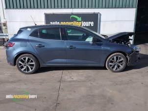 Renault Megane IV 1.2 Energy TCE 130 Épave (2017, Gris)