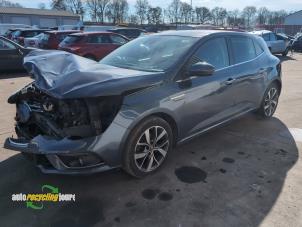 Renault Megane IV 1.2 Energy TCE 130 Épave (2017, Gris)