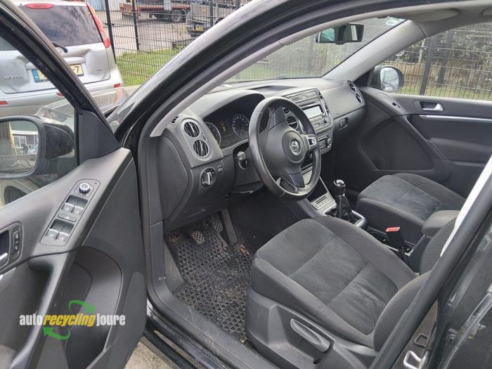 Volkswagen Tiguan 1.4 TSI 16V Vehículo de desguace (2012, Negro)