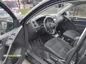 Volkswagen Tiguan 1.4 TSI 16V Vehículo de desguace (2012, Negro)