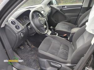 Volkswagen Tiguan 1.4 TSI 16V Vehículo de desguace (2012, Negro)