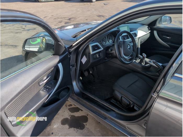 BMW 3 serie Touring 320d 2.0 16V Vehículo de desguace (2013, Gris)