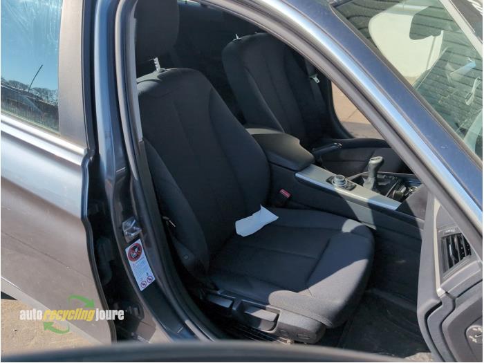 BMW 3 serie Touring 320d 2.0 16V Vehículo de desguace (2013, Gris)