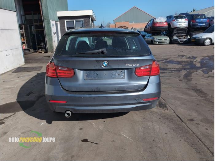 BMW 3 serie Touring 320d 2.0 16V Vehículo de desguace (2013, Gris)