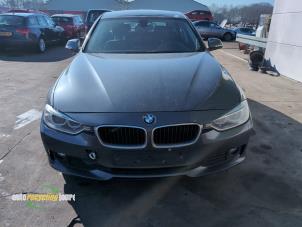BMW 3 serie Touring 320d 2.0 16V Vehículo de desguace (2013, Gris)