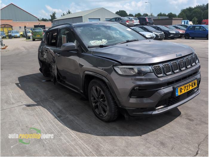 Jeep Compass II 1.3 4XE 240 16V 4x4 Samochód złomowany (2022, Szary)