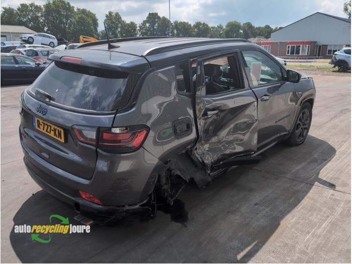 Jeep Compass II 1.3 4XE 240 16V 4x4 Samochód złomowany (2022, Szary)