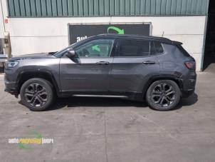 Jeep Compass II 1.3 4XE 240 16V 4x4 Samochód złomowany (2022, Szary)