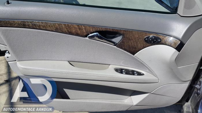 Mercedes E Combi 3.2 E-320 CDI 24V Épave (2005, Métallisé, Bleu)