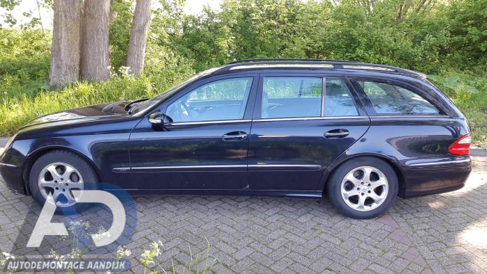 Mercedes E Combi 3.2 E-320 CDI 24V Épave (2005, Métallisé, Bleu)