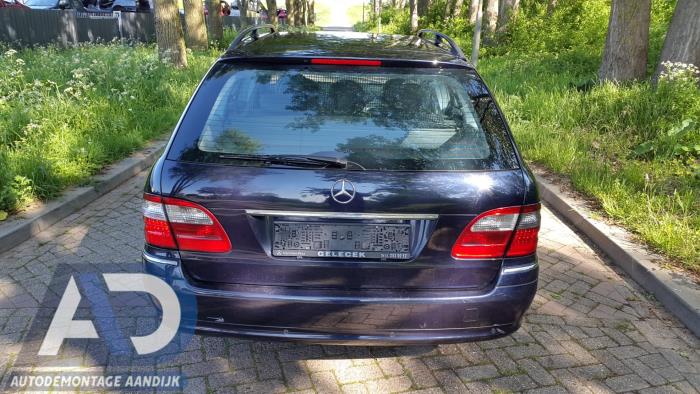 Mercedes E Combi 3.2 E-320 CDI 24V Épave (2005, Métallisé, Bleu)