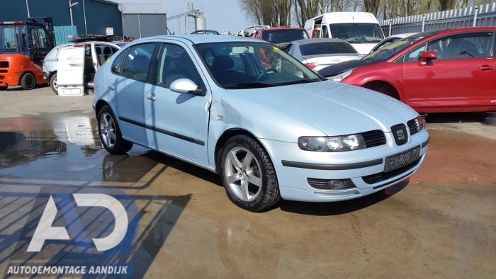 Seat Leon 1.6 16V Salvage vehicle (2005, Blue)