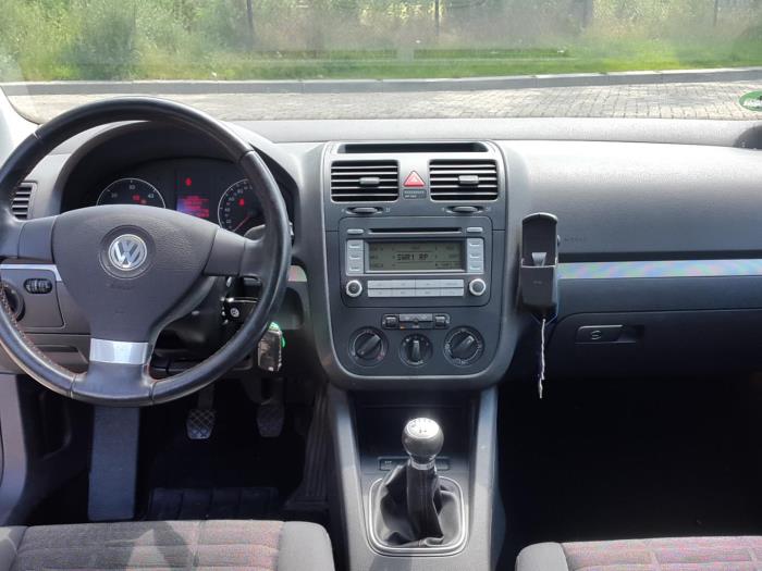 Volkswagen Golf V 1.9 TDI Samochód złomowany (2007, Szary)