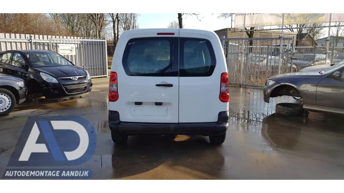 Peugeot Partner 1.6 HDI 75 16V Samochód złomowany (2010, Bialy)