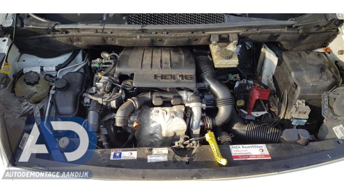 Peugeot Partner 1.6 HDI 75 16V Samochód złomowany (2010, Bialy)