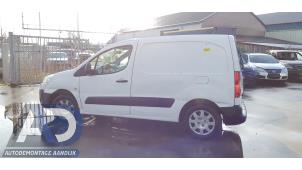 Peugeot Partner 1.6 HDI 75 16V Samochód złomowany (2010, Bialy)