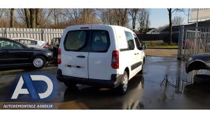 Peugeot Partner 1.6 HDI 75 16V Samochód złomowany (2010, Bialy)