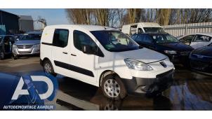 Peugeot Partner 1.6 HDI 75 16V Samochód złomowany (2010, Bialy)