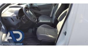 Peugeot Partner 1.6 HDI 75 16V Samochód złomowany (2010, Bialy)