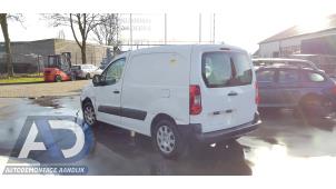 Peugeot Partner 1.6 HDI 75 16V Samochód złomowany (2010, Bialy)