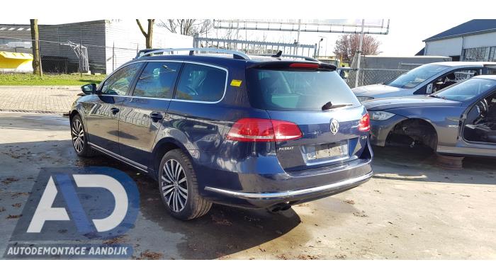 Volkswagen Passat Variant 2.0 TSI 16V Samochód złomowany (2013, Niebieski)