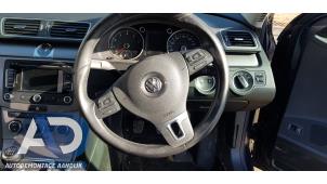 Volkswagen Passat Variant 2.0 TSI 16V Samochód złomowany (2013, Niebieski)