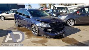 Volkswagen Passat Variant 2.0 TSI 16V Samochód złomowany (2013, Niebieski)