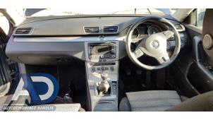 Volkswagen Passat Variant 2.0 TSI 16V Samochód złomowany (2013, Niebieski)