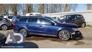 Volkswagen Passat Variant 2.0 TSI 16V Samochód złomowany (2013, Niebieski)