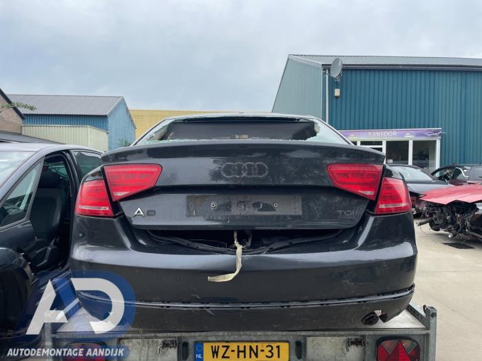 Audi A8 4.2 TDI V8 32V Quattro Épave (2011, Gris)