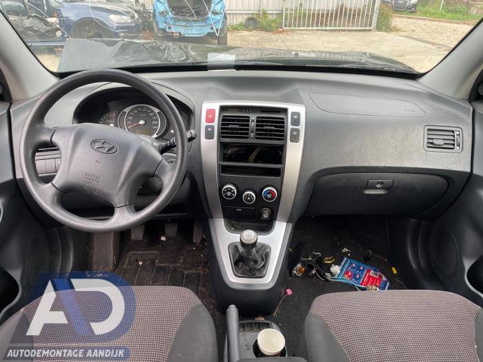 Hyundai Tucson 2.0 16V CVVT 4x2 Vehículo de desguace (2006, Negro)