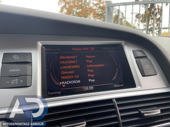 Audi A6 2.0 TDI 16V Épave (2010, Bleu)