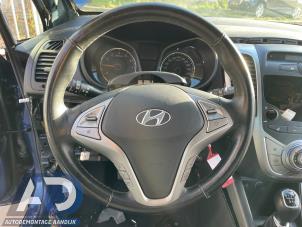 Hyundai iX20 1.6i 16V Épave (2019, Bleu)