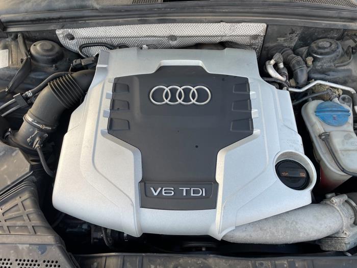 Audi A5 3.0 TDI V6 24V Quattro Vehículo de desguace (2011, Negro)