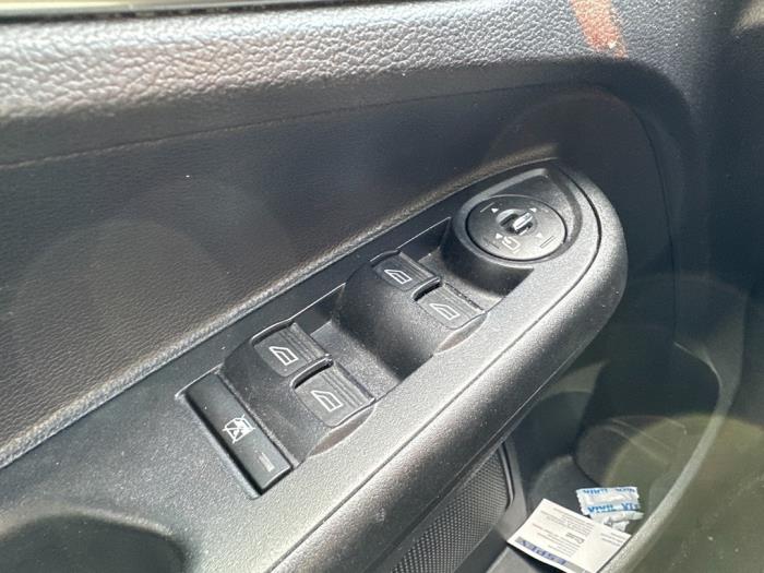 Ford B-Max 1.4 16V Samochód złomowany (2014, Srebrnoszary)