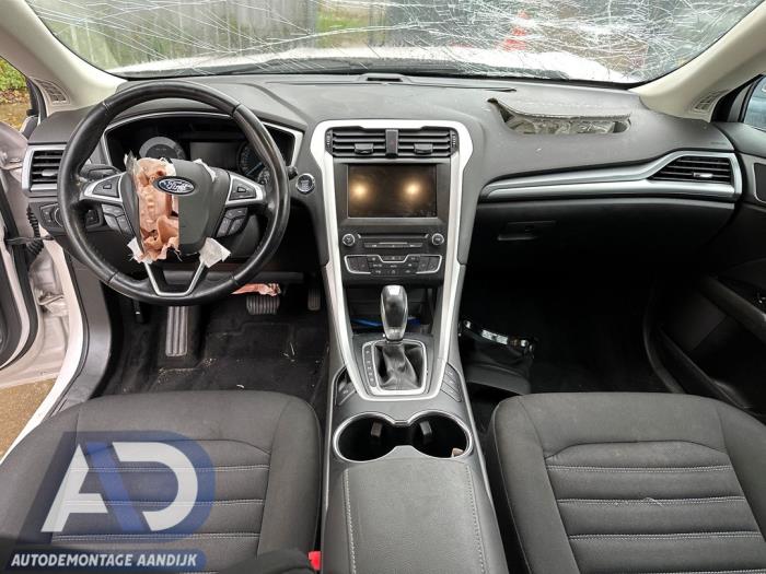 Ford Mondeo V Wagon 2.0 TDCi 150 16V Épave (2019, Blanc)